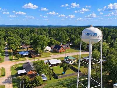 Property at 713 Timpson St, Timpson, TX