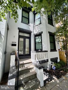1009 Irving St NW