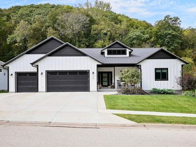 357 Valley Oaks Dr