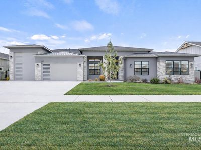 207 S Eagles Roost Way