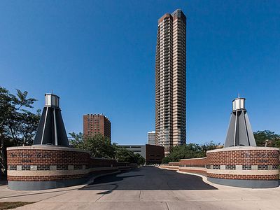 3660 N Lake Shore Dr APT 1603