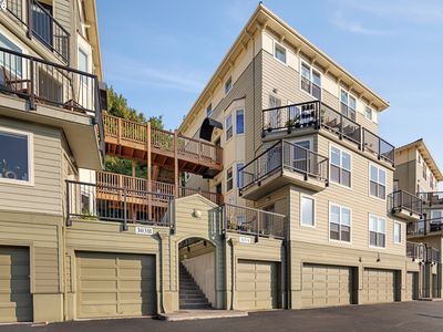 315 NW Uptown Ter APT 2A