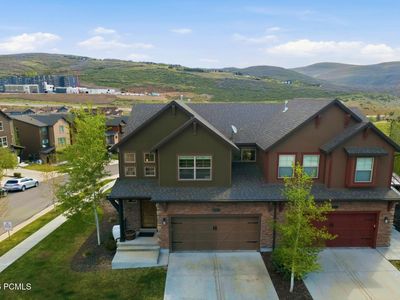 1088 W Abigail Dr