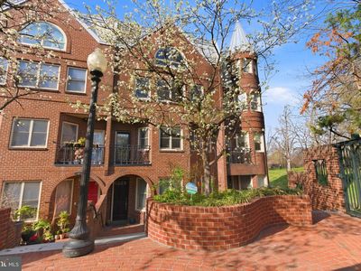1215 28th St NW #L4