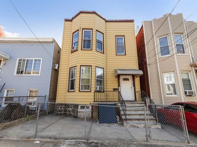 109 Grace St