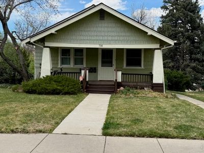 735 University Ave