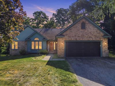 5220 Huron Hills Dr