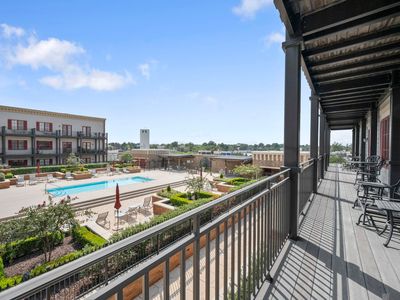 7707 Bluebonnet Blvd #329