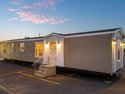 15 3rd / Okane Street