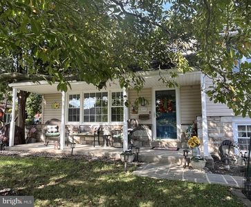 611 Bradley Pl