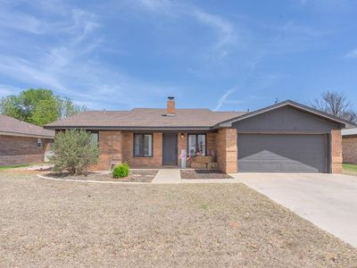 1208 Bellaire Dr