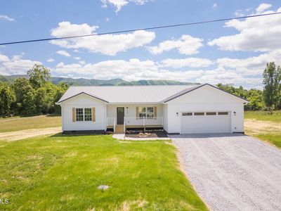 320 Deerwood Rd