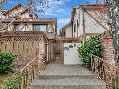 2000 Palm Ave APT 11