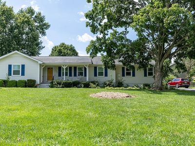 1200 Pin Oak Dr