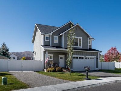 1041 Daybreak Ln