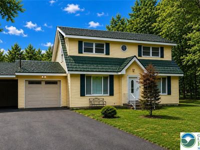 77 Caedman Dr