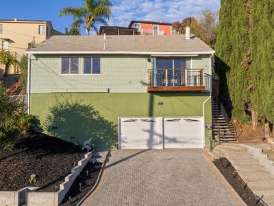 17112 Los Banos St