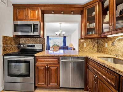 410 SE 2nd St APT 220