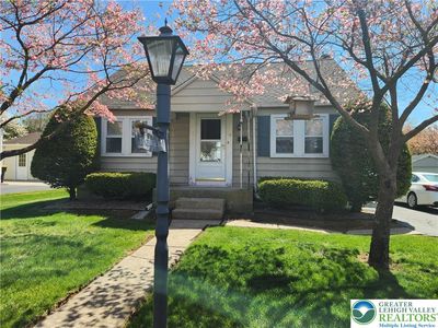 18 George Ave