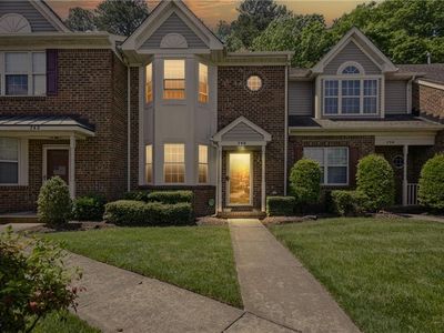 740 W Lake Cir