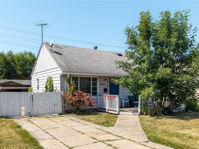 15806 Eleanore Dr