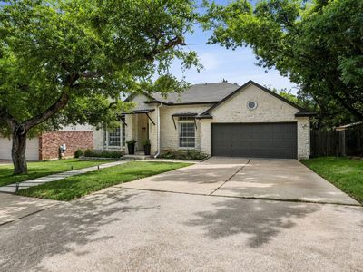 6220 Harrogate Dr