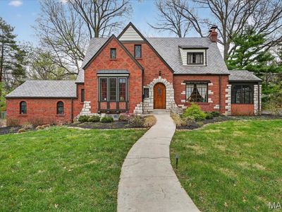 66 Bellerive Acres St