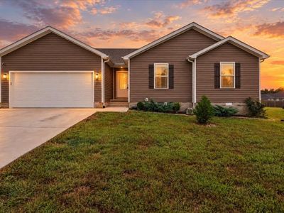 460 Lansing Ln