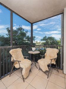 20379 W Country Club Dr #332