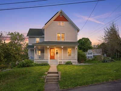 60 Norwood Ave