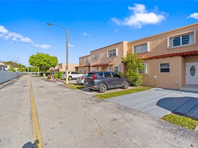 1705 W 57th St #506