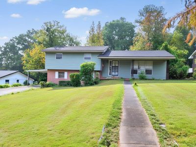4526 Kenesaw Dr