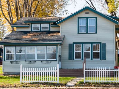 303 N Lakeshore Dr