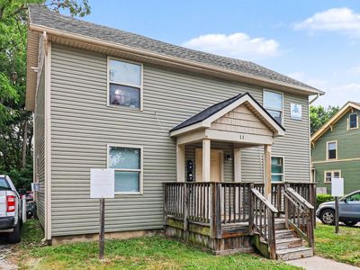 11 S Summit St
