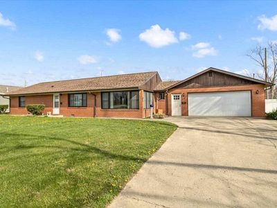 4 Crestwood Dr