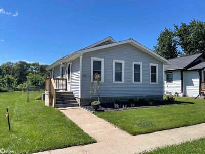 2735 E Elm St