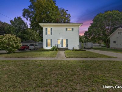 113 W Maple St
