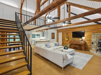 127 Pleasant Valley Ln