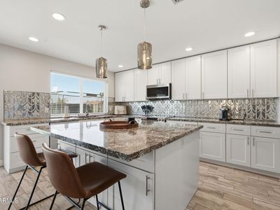 2745 W LIBBY Street