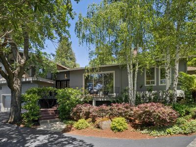 1185 Trinity Dr