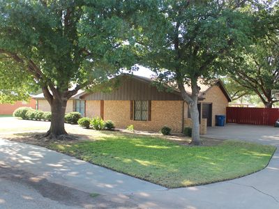 Property at 130 N L St, Munday, TX