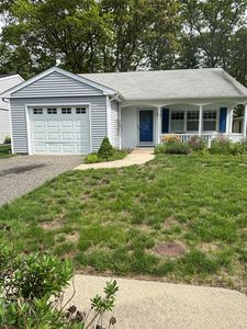 190 Canterbury Drive