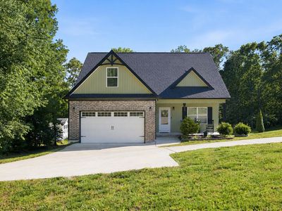 233 Eastview Cove Dr SE