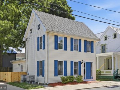 22 W Front St