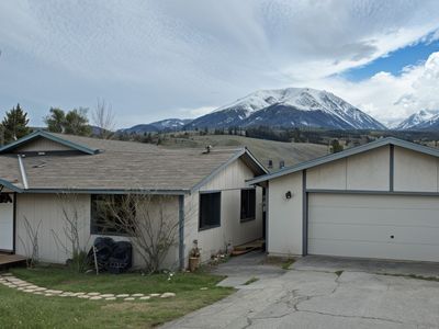 317 Hummingbird Cir