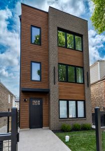 3018 W Polk St