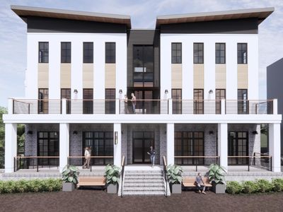 211 Seven Farms Dr #102