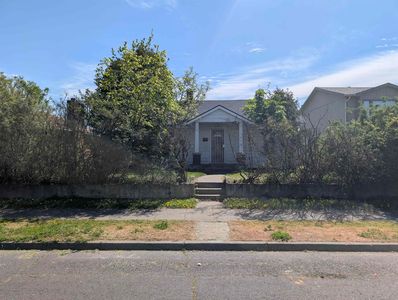 618 E Providence Ave