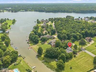 435 Lakeshore Dr