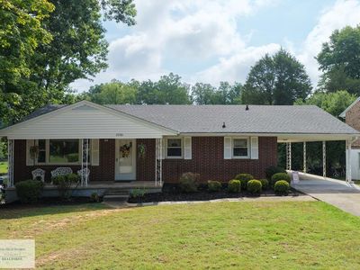 2886 N Main St